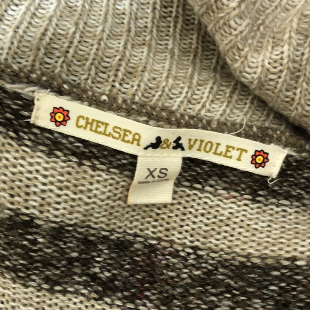 Chelsea & Violet Gray and Cream Knit Cardigan - Picture 2 of 9